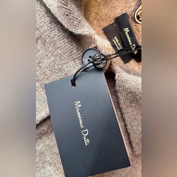 NWT MASSIMO DUTTI 100%WOOL CARDIGAN SIZE XS
🚨 FINAL PRICE NO OFFER ACCEPT - Picture 16 of 16